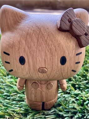 Hello Kitty Oak Handmade Figure